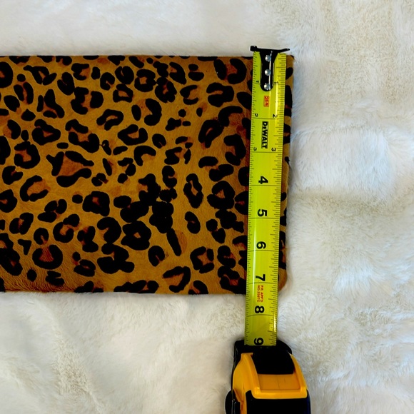 Leapord print cowhide clutch carry bag - Picture 7 of 7